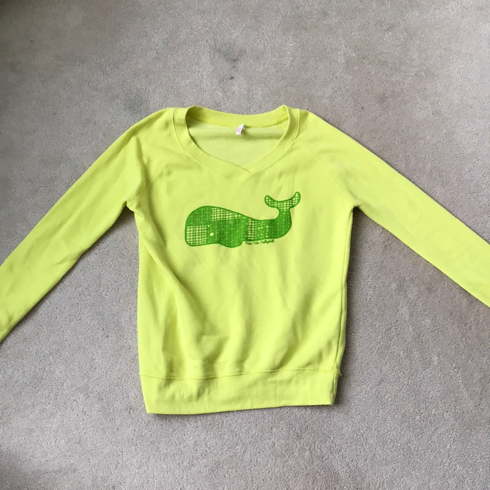Yellow sweatshirt with Pura Vida volleyball design